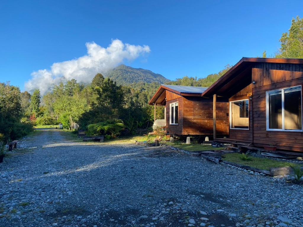 Cabanas & Tinajas Entre Volcanes Hornopiren Exteriör bild