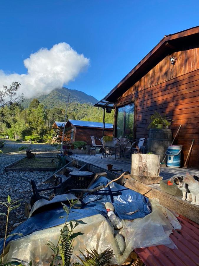 Cabanas & Tinajas Entre Volcanes Hornopiren Exteriör bild
